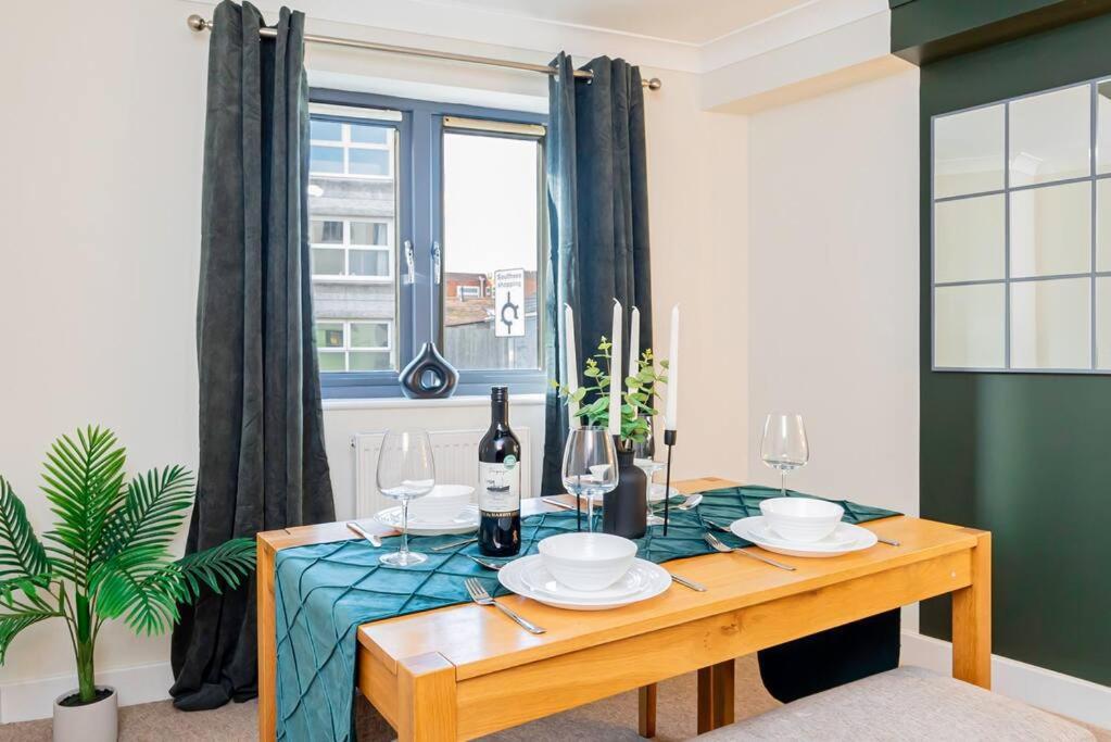 Coastal Comfort Getaway Портцмаус Экстерьер фото